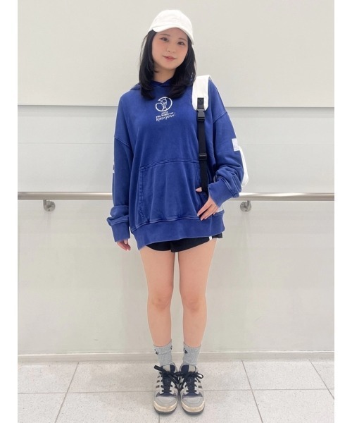 GAP(ギャップ)の「FIFA WORLD CUP(TM) ヴィンテージソフト フレンチテリー オーバーサイズ パーカー(パーカー・メンズ・ネイビー/ブルー/ブラック/ブルー系その他/グリーン/グリーン系その他/レッド/グレー・M/L/XL/XS/S)」の12枚目の写真