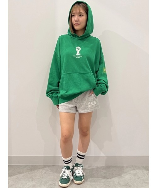 GAP(ギャップ)の「FIFA WORLD CUP(TM) ヴィンテージソフト フレンチテリー オーバーサイズ パーカー(パーカー・メンズ・ネイビー/ブルー/ブラック/ブルー系その他/グリーン/グリーン系その他/レッド/グレー・M/L/XL/XS/S)」の13枚目の写真