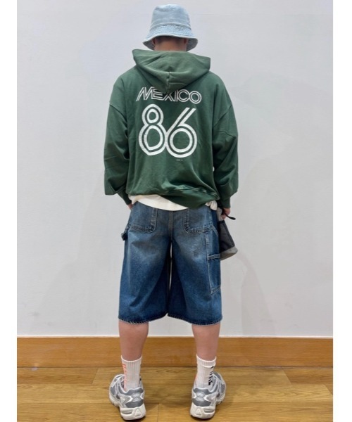GAP(ギャップ)の「FIFA WORLD CUP(TM) ヴィンテージソフト フレンチテリー オーバーサイズ パーカー(パーカー・メンズ・ネイビー/ブルー/ブラック/ブルー系その他/グリーン/グリーン系その他/レッド/グレー・M/L/XL/XS/S)」の15枚目の写真
