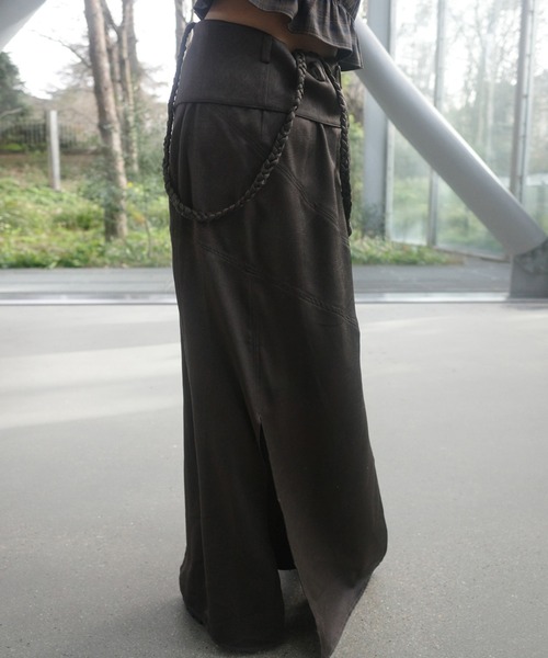 Ameri(アメリ)の「CRUSHED SATIN ARRANGE CORD SKIRT(スカート・レディース・アイボリー/レッド/ブラウン・SMALL/MEDIUM)」の8枚目の写真