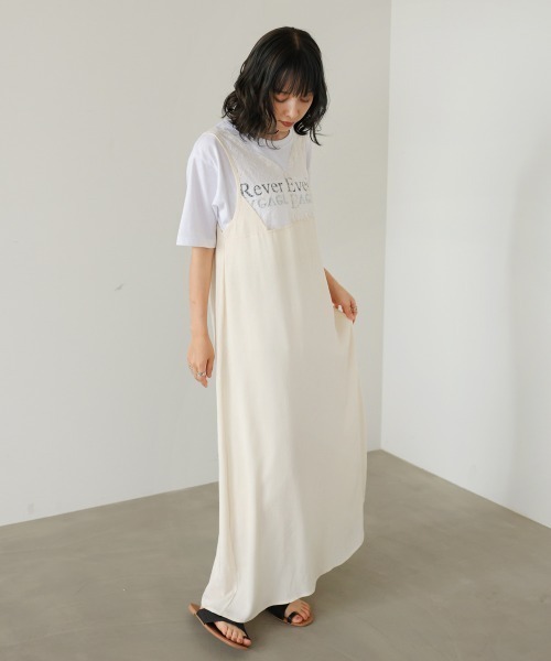 Bab(バブ)の「【サイズ展開あり】レーススカラップマットサテンキャミワンピース(ワンピース・レディース・ブラック/アイボリー・M/S)」の7枚目の写真