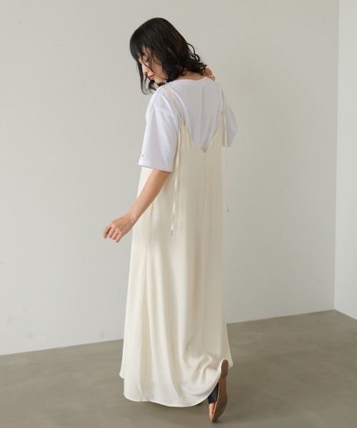 Bab(バブ)の「【サイズ展開あり】レーススカラップマットサテンキャミワンピース(ワンピース・レディース・ブラック/アイボリー・M/S)」の9枚目の写真