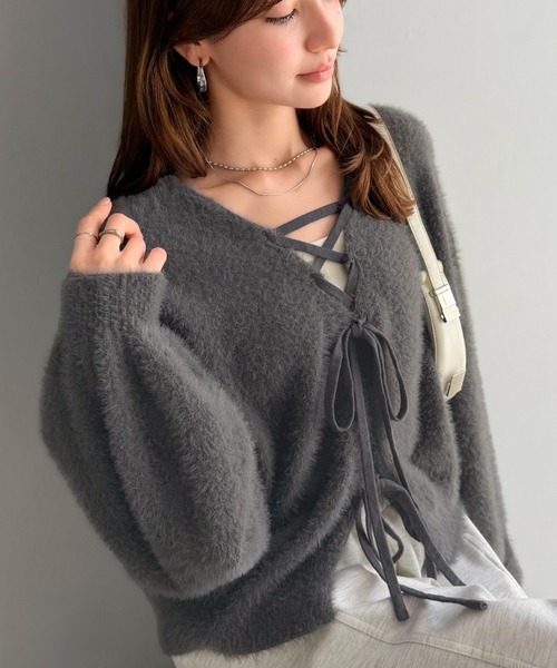mily bilet(ミウィビレット)の「【mily bilet】前も後ろも、リボンで映える。前後2wayレースアップフェザーニットカーディガン(カーディガン/ボレロ・レディース・イエロー/チャコールグレー/ピンク/アイボリー・X-LARGE/LARGE/SMALL/MEDIUM)」の15枚目の写真