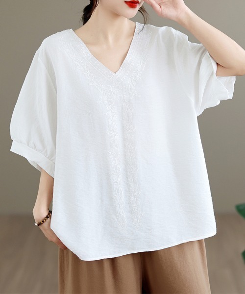 Вышитый V‑neck поло с коротким рукавом — футболка в тату‑стиле V‑neck