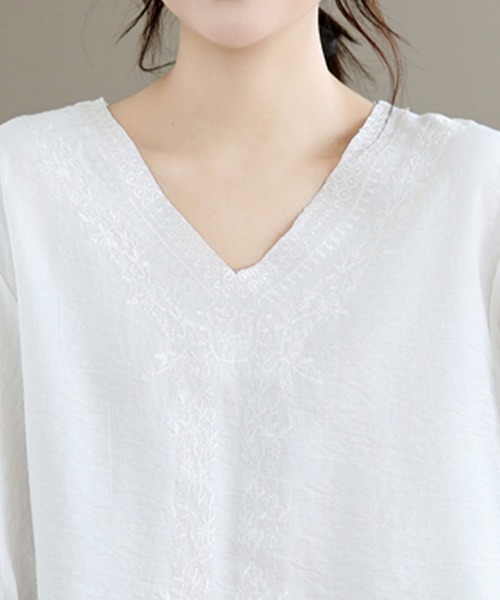 ONEP STAR（ワンピスター）の「刺繍風Vネック半袖トップス（シャツ/ブラウス・レディース・ブラック/ホワイト/グリーン/ブルー・FREE）」の8枚目の写真