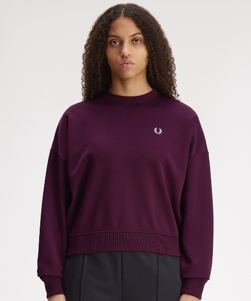 FRED PERRY(フレッドペリー)の「Laurel Wreath Badge Sweatshirt/ローレルリースバッジスウェット(スウェット・レディース・プラム/ネイビー・10)」の10枚目の写真