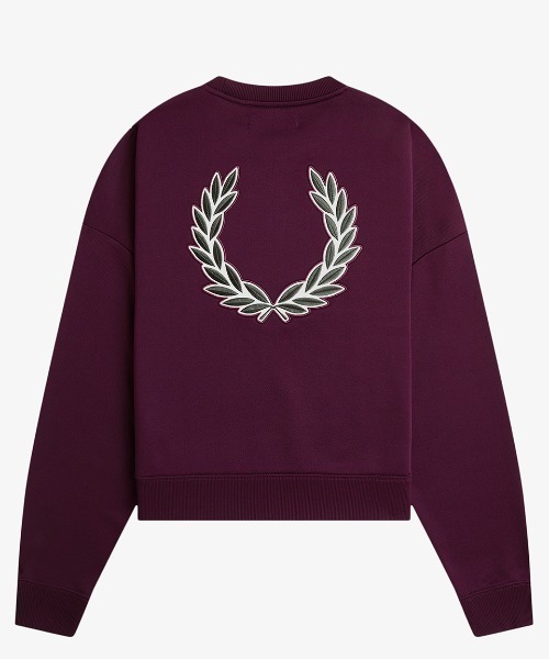 FRED PERRY(フレッドペリー)の「Laurel Wreath Badge Sweatshirt/ローレルリースバッジスウェット(スウェット・レディース・プラム/ネイビー・10)」の14枚目の写真