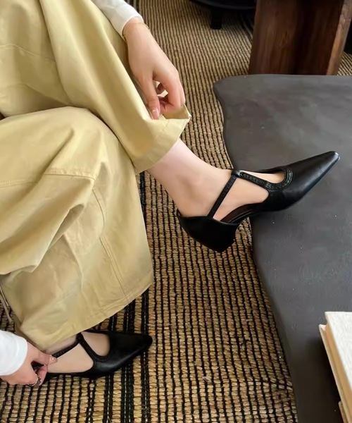 Lace Ladies(レースレディース)の「レザー調 ダブル Tストラップ ポインテッドトゥ パンプス(パンプス・レディース・ベージュ/ブラック・25cm/24.5cm/24cm/23.5cm/23cm/22.5cm)」の7枚目の写真
