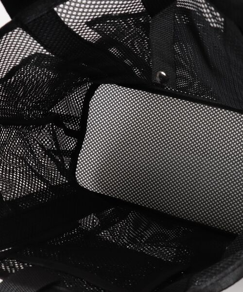 TONE SELECT GOODS(トーンセレクトグッズ)の「LESRIRE / メッシュポケットマルチトートバッグ L9315(トートバッグ・レディース・ブラック/ホワイト・FREE)」の13枚目の写真