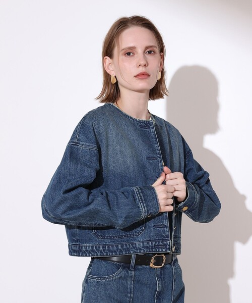 allureville(アルアバイル)の「デニムノーカラージャケット(ノーカラージャケット・レディース・インディゴブルー・2/1)」の3枚目の写真