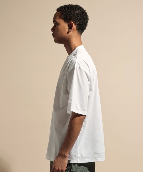 NUMERALS（ヌメラルズ）の「[NUMERALS]MESSAGE PRINT SHORT SLEEVE T-SHIRT（Tシャツ/カットソー・メンズ・ホワイト/キャメル/ブラック・LARGE/MEDIUM）」の18枚目の写真