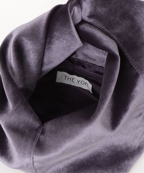 THE YOn(ザヨン)の「ツイストワンハンドルバッグ(ハンドバッグ・レディース・ブラック/ベージュ/パープル/ブラウン/ブラック系その他・FREE)」の14枚目の写真