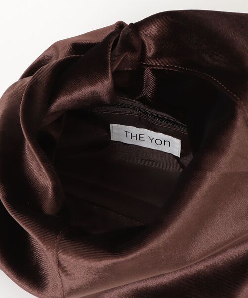 THE YOn(ザヨン)の「ツイストワンハンドルバッグ(ハンドバッグ・レディース・ブラック/ベージュ/パープル/ブラウン/ブラック系その他・FREE)」の15枚目の写真