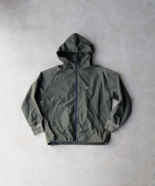 TENEZ(テネス)の「Nylon Hoodie Jacket(ナイロンジャケット・メンズ・ライトベージュ/カーキ・MEDIUM/LARGE)」の5枚目の写真