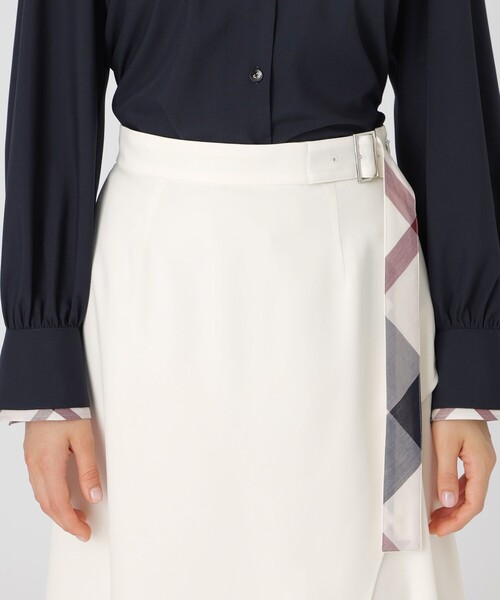 BLUE LABEL CRESTBRIDGE(ブルーレーベルクレストブリッジ)の「マットサテンアシンメトリースカート(スカート・レディース・ブラック/ホワイト/レッド・36/38)」の7枚目の写真