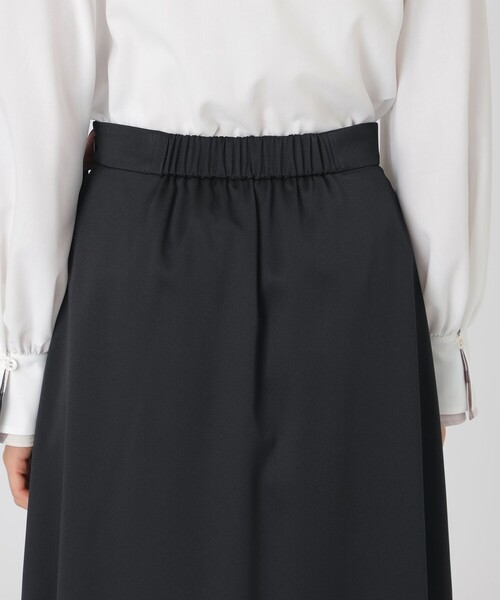 BLUE LABEL CRESTBRIDGE(ブルーレーベルクレストブリッジ)の「マットサテンアシンメトリースカート(スカート・レディース・ブラック/ホワイト/レッド・36/38)」の16枚目の写真