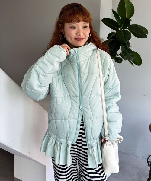 CIAOPANIC(チャオパニック)の「裾フリルウェーブキルトパフジャケット(ダウンジャケット/コート・レディース・ミント/オレンジ/ベージュ・FREE)」の11枚目の写真