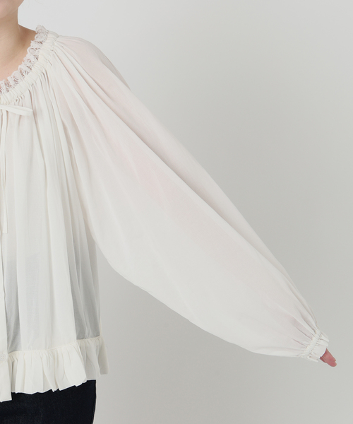SLOBE IENA（スローブイエナ）の「crinkle crinkle crinkle SLOBE別注 レースギャザー2WAYブラウス（シャツ/ブラウス・レディース・ホワイト・FREE）」の13枚目の写真