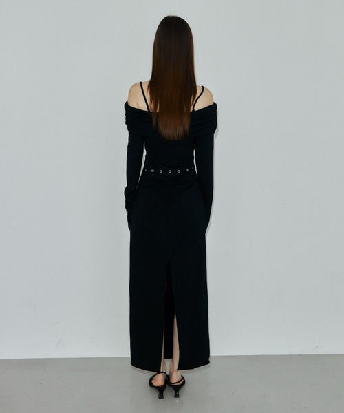JOSE MOON(ジョゼムーン)の「OFF-SHOULDER DRAPE JERSEY DRESS/オフショルダードレープジャージドレス(ワンピース・レディース・ブラウン/ブラック・38/36)」の15枚目の写真