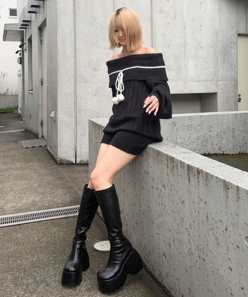 SPIRALGIRL(スパイラルガール)の「ぽんぽん付きオフショルニット×ショートパンツセットアップ(ワンピース・レディース・グレー/ブラック/ホワイト・FREE)」の7枚目の写真