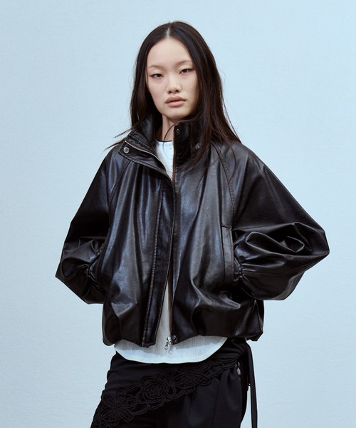 THINGS THAT MATTER（シングス ザット マター）の「FAUX LEATHER BALLOON BLOUSON / フェイクレザーバルーンブルゾン（ブルゾン・レディース・ダークブラウン/ブラック・FREE）」の2枚目の写真