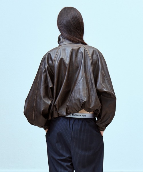 THINGS THAT MATTER（シングス ザット マター）の「FAUX LEATHER BALLOON BLOUSON / フェイクレザーバルーンブルゾン（ブルゾン・レディース・ダークブラウン/ブラック・FREE）」の5枚目の写真