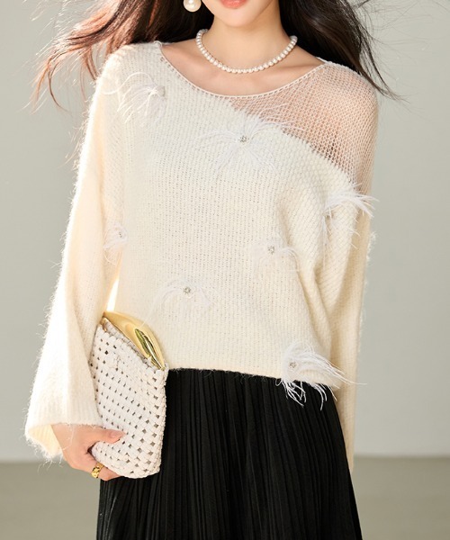 LUCPY（ラクピー）の「フラワーフェザーモチーフルーズニットプルオーバー（その他トップス・レディース・ホワイト・X-LARGE/LARGE/MEDIUM/SMALL）」の3枚目の写真