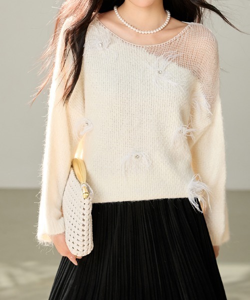 LUCPY（ラクピー）の「フラワーフェザーモチーフルーズニットプルオーバー（その他トップス・レディース・ホワイト・X-LARGE/LARGE/MEDIUM/SMALL）」の4枚目の写真