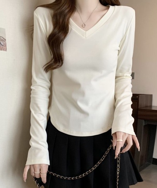2ly2(トゥーリートゥー)の「Vネック 長袖カットソー ストレッチ トップス インナー(Tシャツ/カットソー・レディース・ブラック/ホワイト/ベージュ/グレー・FREE)」の4枚目の写真