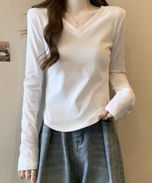 2ly2(トゥーリートゥー)の「Vネック 長袖カットソー ストレッチ トップス インナー(Tシャツ/カットソー・レディース・ブラック/ホワイト/ベージュ/グレー・FREE)」の6枚目の写真