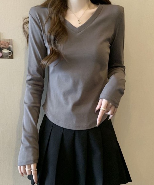 2ly2(トゥーリートゥー)の「Vネック 長袖カットソー ストレッチ トップス インナー(Tシャツ/カットソー・レディース・ブラック/ホワイト/ベージュ/グレー・FREE)」の9枚目の写真