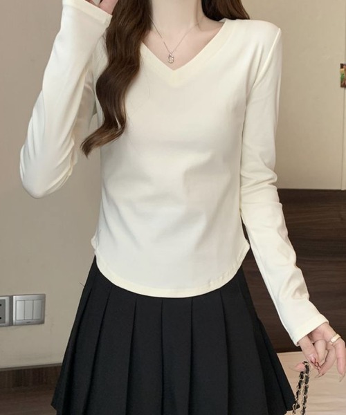 2ly2(トゥーリートゥー)の「Vネック 長袖カットソー ストレッチ トップス インナー(Tシャツ/カットソー・レディース・ブラック/ホワイト/ベージュ/グレー・FREE)」の10枚目の写真