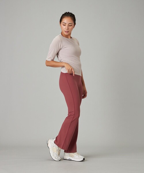 Chacott（チャコット）の「シアーワッフルハーフスリーブTシャツ（その他トップス・レディース・グレイッシュベージュ・M/L）」の2枚目の写真