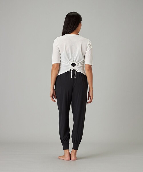 Chacott（チャコット）の「シアーワッフルハーフスリーブTシャツ（その他トップス・レディース・グレイッシュベージュ・M/L）」の7枚目の写真