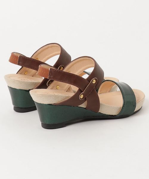 MIX JUICE（ミックスジュース）の「MIX JUICE ミックスジュース エナメルタブルベルトストラップウエッジサンダル（サンダル・レディース・ホワイト/カーキ/ブラック・LL/S/L/M/SS）」の4枚目の写真