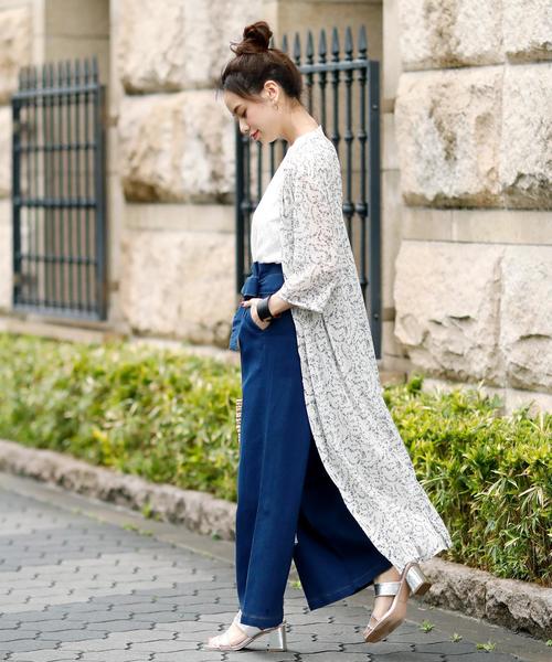 Girly Doll(ガーリードール)の「選べる着丈花柄UVケア マキシガウン シフォン(カーディガン/ボレロ・レディース・レッド系その他/ブラック系その他/グリーン系その他/ブルー系その他/イエロー系その他/ブラック系その他2/ブラック系その他3/ブルー系その他2/ホワイト系その他/ホワイト系その他4/ホワイト系その他6/ホワイト系その他3/ホワイト系その他5/ブラック系その他4/ブラック系その他5/ホワイト系その他2/グリーン/レオパード/ブルー系その他3/ベージュ系その他/ドット・M/L)」の4枚目の写真