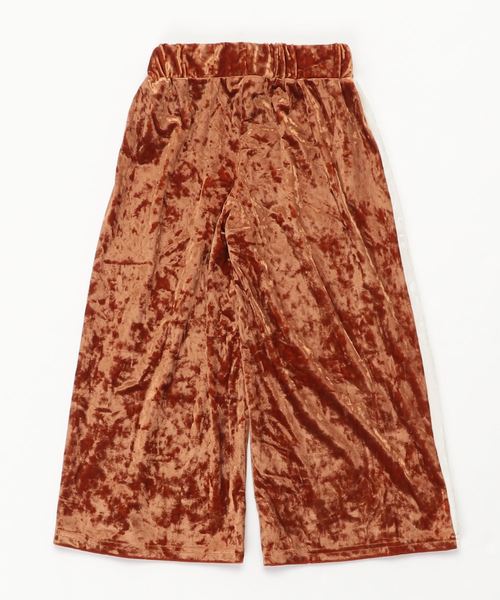 THE CASUAL(カジュアル)の「クラッシュベロア サイドラインワイドパンツ キッズ(その他パンツ・キッズ・ブラック/テラコッタ/カーキ・120cm/140cm/160cm/110cm/130cm/150cm)」の4枚目の写真