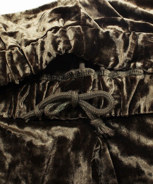 THE CASUAL(カジュアル)の「クラッシュベロア サイドラインワイドパンツ キッズ(その他パンツ・キッズ・ブラック/テラコッタ/カーキ・120cm/140cm/160cm/110cm/130cm/150cm)」の7枚目の写真