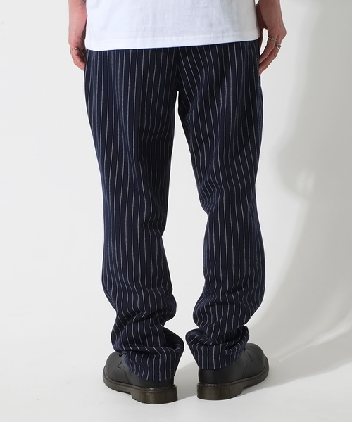 GOSTAR DE FUGA（ゴスタール ジフーガ）の「ポンチ素材細ストライプデザインテーパードパンツ（その他パンツ・メンズ・ブラック/ネイビー/グレー・S/M/L）」の12枚目の写真