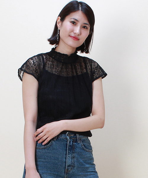 ASTORIA ODIER(アストリアオディール)の「インナー付 シャーリングネック レースブラウス(シャツ/ブラウス・レディース・ホワイト/ブラック/ベージュ/オレンジ・MEDIUM)」の3枚目の写真