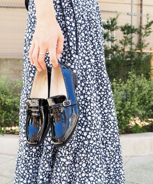 cava cava（サヴァサヴァ）の「〈cava cava（サヴァサヴァ）〉ベルトローファー（ローファー・レディース・ブラック/ライトブラウン/パイソン・22.5cm/23.5cm/24.5cm/23.0cm/24.0cm）」の2枚目の写真