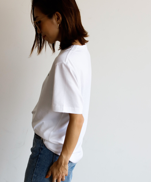LACOSTE(ラコステ)の「【Holiday】LACOSTE コットンロゴTシャツ(Tシャツ/カットソー・レディース・ホワイト/ブラック・MEDIUM/LARGE/SMALL)」の4枚目の写真