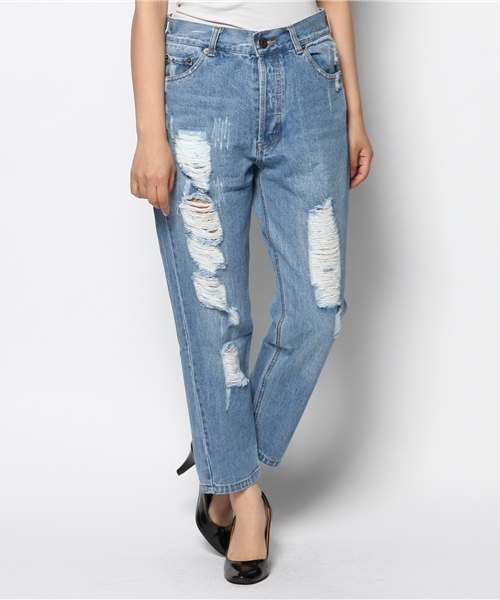 mystic(ミスティック)の「ダメージデニムテーパード(デニムパンツ・レディース・ブルー/ホワイト・1/2)」の2枚目の写真