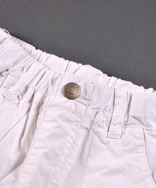 BeBe(ベベ)の「BeBe/ダンプ ウエスト ゴム 膝上 パンツ 男の子 BEBE bebe キッズ ジュニア 子供 こども 子ども 通園 通学 コットン ホワイト ブラック 90㎝ 100㎝ 110㎝ 120㎝ 130㎝ 140㎝ 150㎝(その他パンツ・キッズ・ホワイト/ブラック・100/90/110/120/150/130/140)」の11枚目の写真