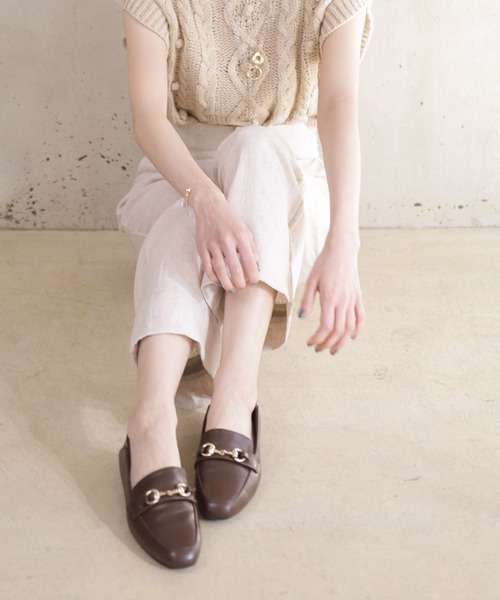 SESTO（セスト）の「かかとが踏めて靴ずれしにくい。ウッドヒールのスクエアトゥトラッドローファーパンプス（ローファー・レディース・ブラック/ダークブラウン/アイボリー/パイソン・22.5cm/23.5cm/24.5cm/25.5cm/23.0cm/24.0cm/22.0cm）」の22枚目の写真