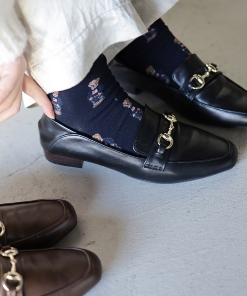 SESTO（セスト）の「かかとが踏めて靴ずれしにくい。ウッドヒールのスクエアトゥトラッドローファーパンプス（ローファー・レディース・ブラック/ダークブラウン/アイボリー/パイソン・22.5cm/23.5cm/24.5cm/25.5cm/23.0cm/24.0cm/22.0cm）」の17枚目の写真