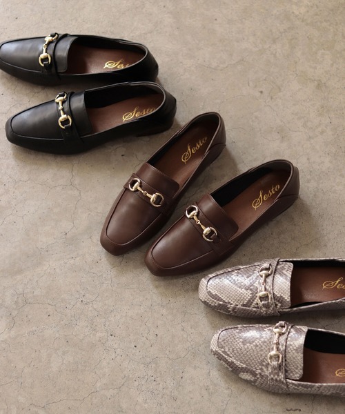 SESTO（セスト）の「かかとが踏めて靴ずれしにくい。ウッドヒールのスクエアトゥトラッドローファーパンプス（ローファー・レディース・ブラック/ダークブラウン/アイボリー/パイソン・22.5cm/23.5cm/24.5cm/25.5cm/23.0cm/24.0cm/22.0cm）」の20枚目の写真