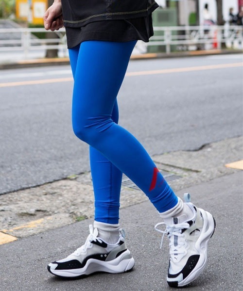 HAN KJOBENHAVN(ハンコペンハーゲン)の「HAN KJOVENHAVN TIGHTS F-130037(その他パンツ・レディース・ブルー・X-SMALL)」の1枚目の写真