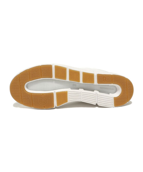 B:MING by BEAMS（ビーミングバイビームス）の「On Running / THE ROGER CENTRE COURT（スニーカー・メンズ・ホワイト・27/26.5/25.5/27.5/26/28）」の7枚目の写真