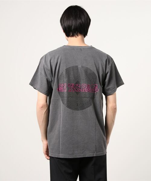 STRANGE TRIP(ストレンジトリップ)の「STRANGE TRIP(ストレンジトリップ) ON THE ROAD TEE /ST2101-T01(Tシャツ/カットソー・メンズ・チャコールグレー/マスタード・MEDIUM/LARGE/X-LARGE)」の5枚目の写真